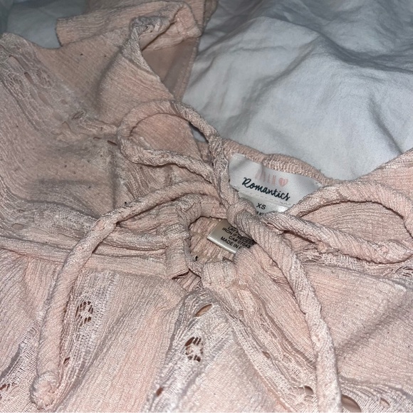 baby pink lace style top in size xs 🌸 - Picture 2 of 3